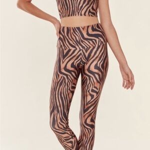 Onzie Tiger Print leggings Bra Top Set M/L L